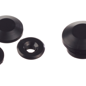 Windscreen fastener with screw cap